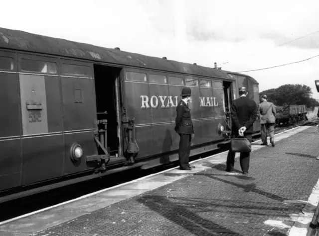 Foto kereta Royal Mail sekitar tahun 1963