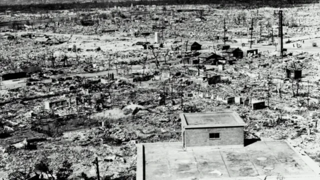 نمای هوایی از شهر ویران شده هیروشیما