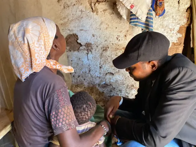 Gisubizo arerwa na Nyirakuru hamwe na se kuko nyina yamutaye