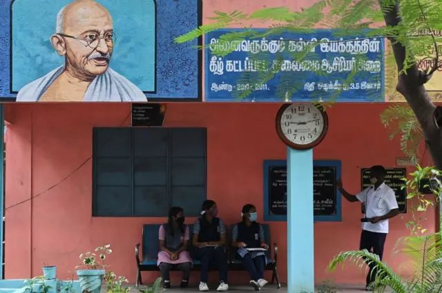 பள்ளிகளில் சாதி