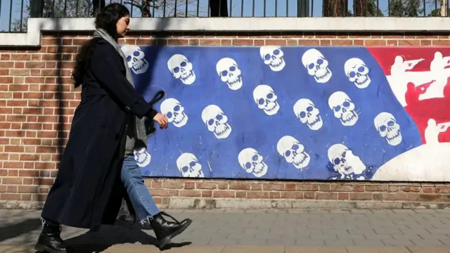 Sekelompok warga bercerita kondisi di Iran berada dalam kecemasan dan ketidakpastian. 