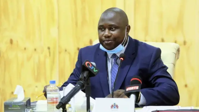 ဂမ်ဘီယာဘက်က ကိုယ်စားလှယ်တရားရေးဝန်ကြီး ဒေါ့ဒါဂျာလိုး