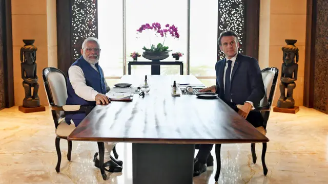 नरेंद्र मोदी