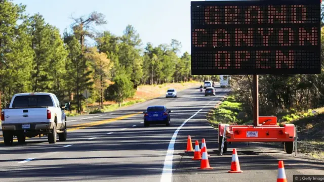 చాలా మంది ఆదివాసీలు పర్యటకంపైనే ఆధారపడి జీవిస్తారు