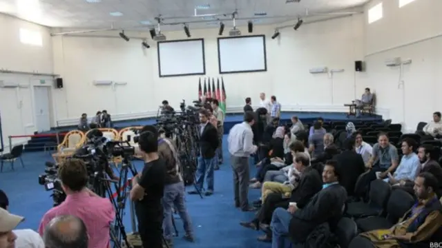 تا کنون نه دولت و نه هیچ نهادی اقدام به همکاری رسانه ها و خبرنگاران در افغانستان نکرده‌اند.