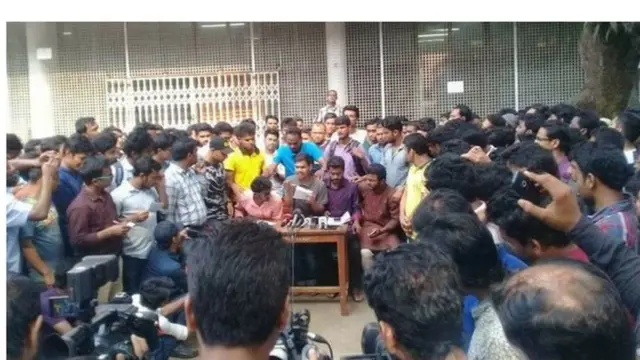 গত ১৬ই এপ্রিল কোটা আন্দোলনের নেতাদের সংবাদ সম্মেলন ।