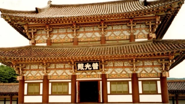 Kuil Bogwangjeon di Pyongyang, Korea Utara
