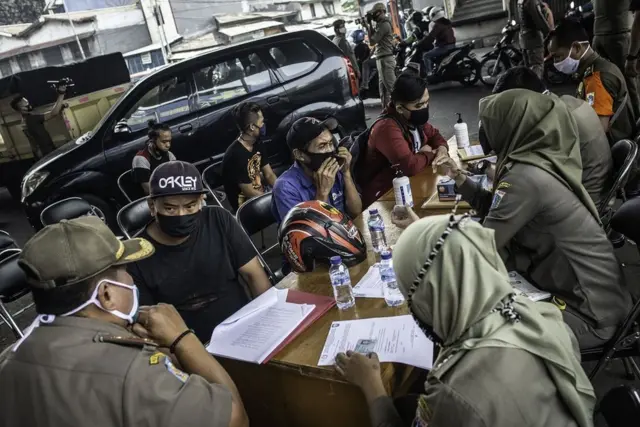 Anies Baswedan: Jakarta Terapkan Kembali PSBB Seperti Di Awal Pandemi ...