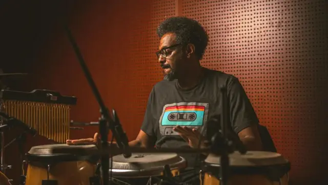 ተፈሪ አሰፋ "የደጋ ሰው" አልበም ላይ ከበሮ እና ፐርከሽን ተጫውቷል