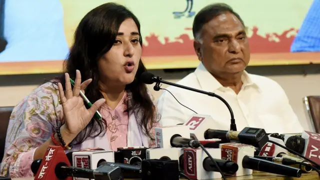 बांसुरी स्वराज ने घटना के लिए आम आदमी पार्टी सरकार को ज़िम्मेदार ठहराया है