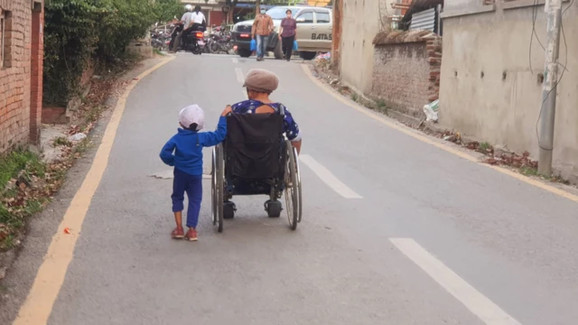 अपाङ्ग महिला।