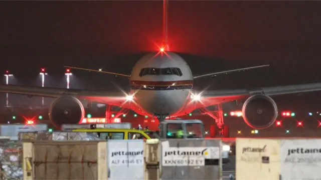 جرمني په دې وروستیو کې یو شمېر هغه کډوال چې قضیه یې رد شوې وه کابل ته وشړل