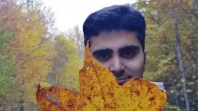 پویا بختیاری در سن ۲۷ سالگی به ضرب گلوله ماموران کشته شد