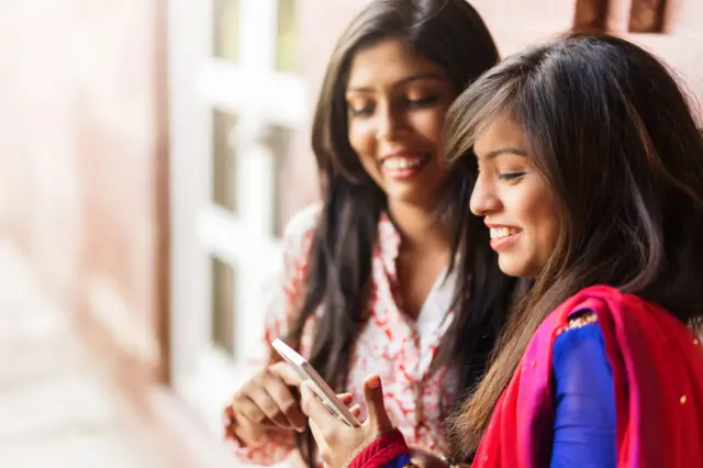 නමුත් මිනිසුන් තුළ එවැනි හැසිරීම් ඇති වූයේ ඇයි ද යන ප්‍රශ්නය අදටත් පර්යේෂකයන්ට ප්‍රහේලිකාවක් ලෙස පවතී.