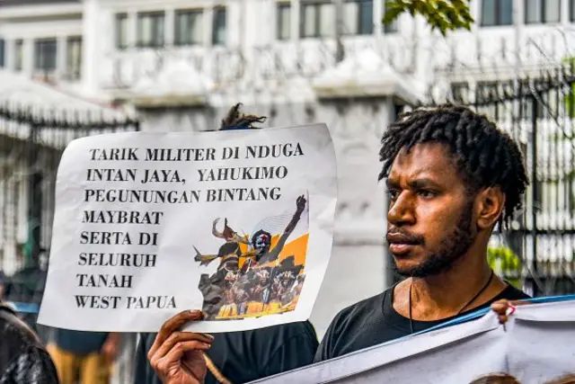 Papua, militer