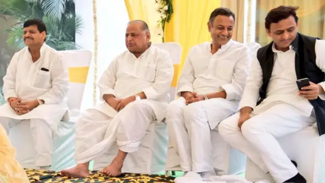 शिवपाल सिंह यादव, मुलायम सिंह यादव, अखिलेश यादव