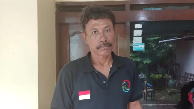 Lafi'i, seorang nelayan yang rela tidak melaut selama tiga bulan untuk mengawal kasus Daniel.