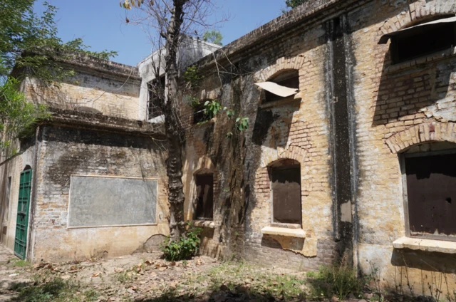 ਸਕੂਲ ਦੀ ਇਮਾਰਤ ਦੀ ਤਸਵੀਰ