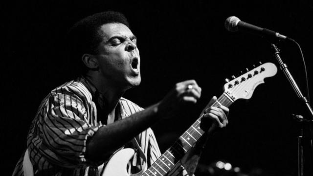 Gilberto Gil durante apresentação na Françacomo depositar na esporte da sorte1986