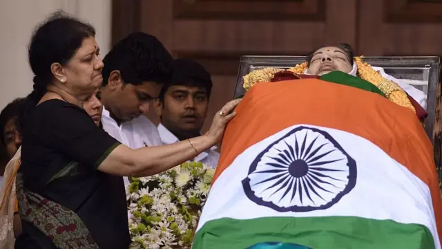 ஜெயலலிதாவின் மகள் என அம்ருதா கோரிய மனு தள்ளுபடி