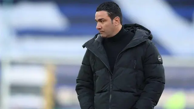 جواد نکونام در دوران بازی حضوری طولانی و موفق در بالاترین سطح فوتبال اسپانیا داشت و به همین دلیل هم بسیاری از هواداران استقلال با فریاد «جواد لالیگایی» او را از روی سکوها تشویق میکنند