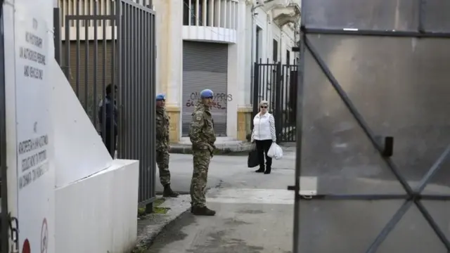 جنود تابعون للأمم المتحدة في المنطقة العازلة بين شطري قبرص