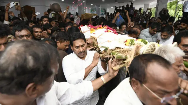 ముద్రగడ పద్మనాభం మృతి