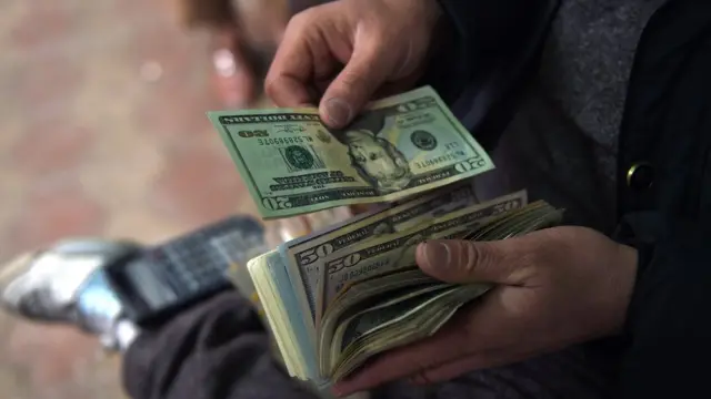 دلار و افغانی