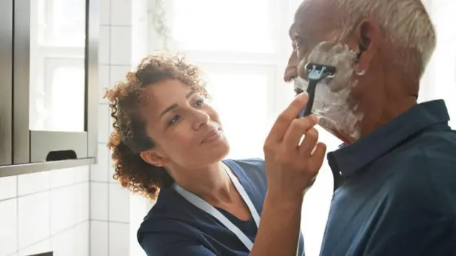 కుటుంబ బంధాలు, వృద్ధాప్యం