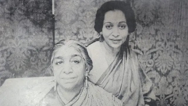 अपनी मां सरोजिनी नायडू के साथ पद्मजा नायडू