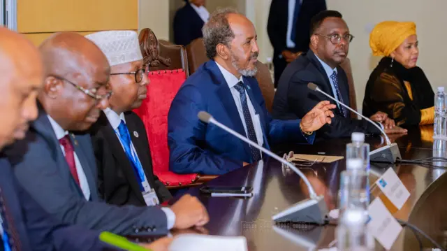 Madaxweyne Xasan iyo wafdigiisa Tanzania la aaday