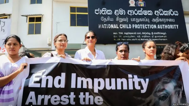 ළමා අපයෝජකයාට එරෙහිව උද්ඝෝෂණ