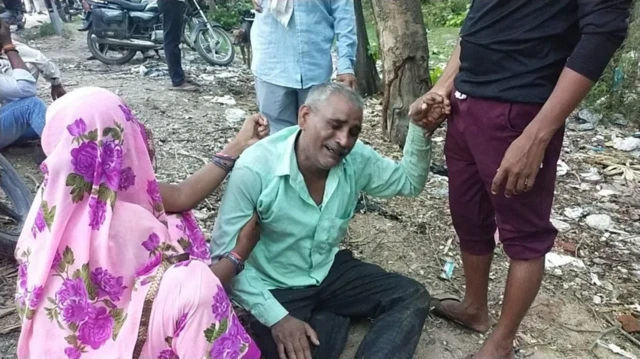 울부짖는 남성의 모습