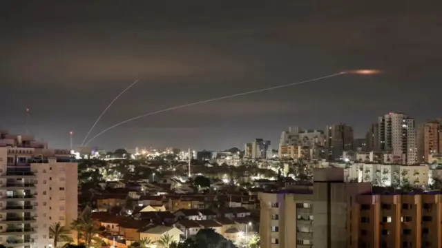 Jeshi la Israel limesema roketi sita zilirushwa kutoka Gaza alfajiri, tano kati ya hizo zilinaswa