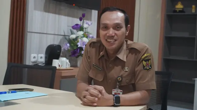 Kepala Dinas Sosial Kota Kediri, Imam Muttakin mengatakan sejauh ini keluarga yang bersedia masuk SR masih kurang lebih setengah dari target.