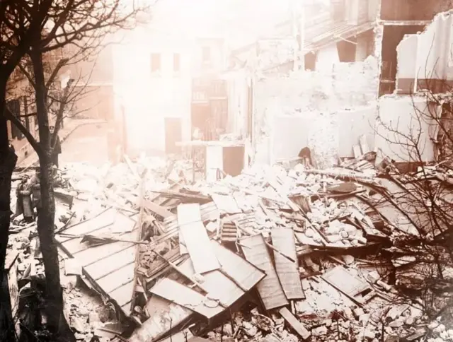 پیرس پر حملے کے بعد کا منظر