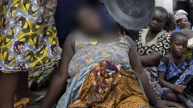 Nwaanyị dị me dara ada