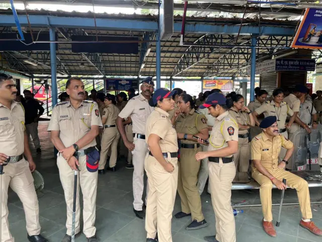 बदलापूर ग्राऊंड रिपोर्ट: आईला चिमुकलीने असं काही सांगितलं की तिने थेट पोलीस स्टेशन गाठलं, ‘या’ कारणांमुळे बदलापूर हादरलं