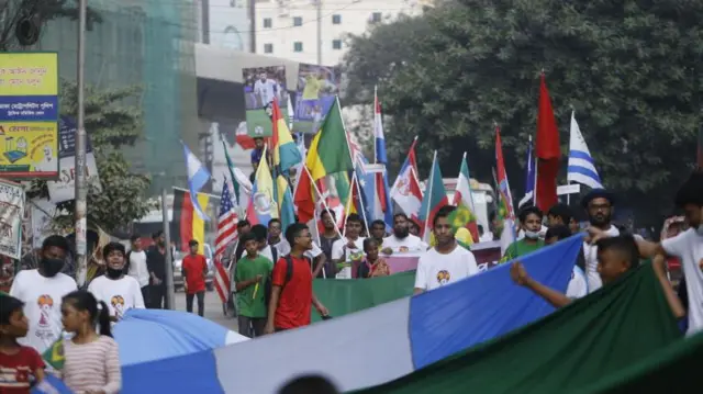 ঢাকায় আর্জেন্টিনা ও ব্রাজিলের সমর্থকদের র্যালি।