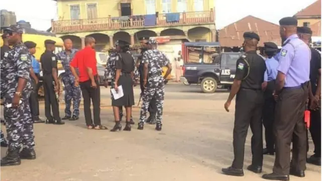 Awọn ọlọpaa to wa ni Mapo