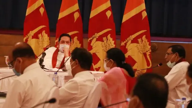 අගමැති මහින්ද රාජපක්ෂ පක්ෂ නියෝජිතයින්ගේ හමුවේ