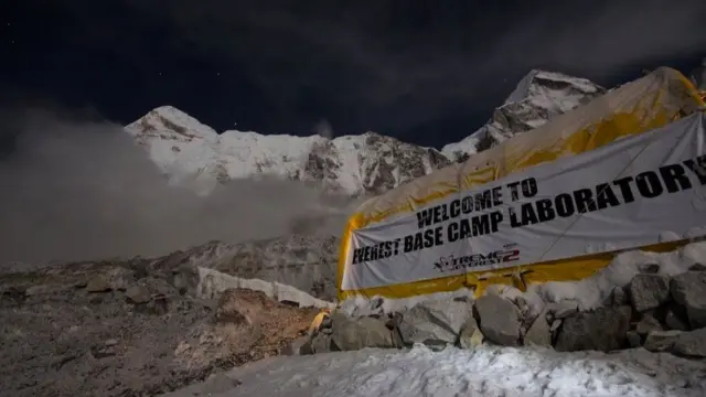 Laboratorio en el Everest