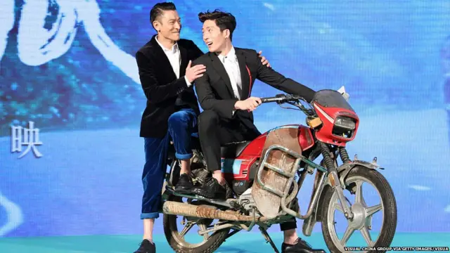 लॉस्ट एंड लव फिल्म का प्रचार करते अभिनेता वर्ष (2015)