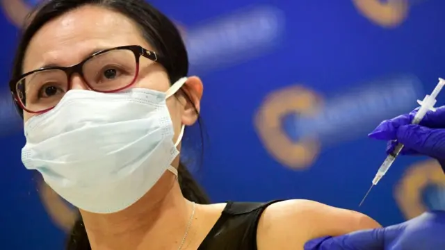 कोरोना लस