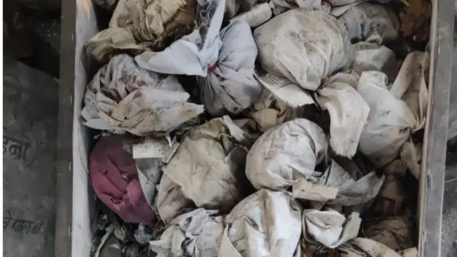 येरवडा स्मशानभूमित आठशेच्या आसपास अस्थि आहेत.