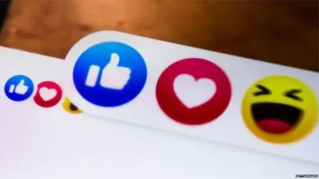 सोशल मीडिया