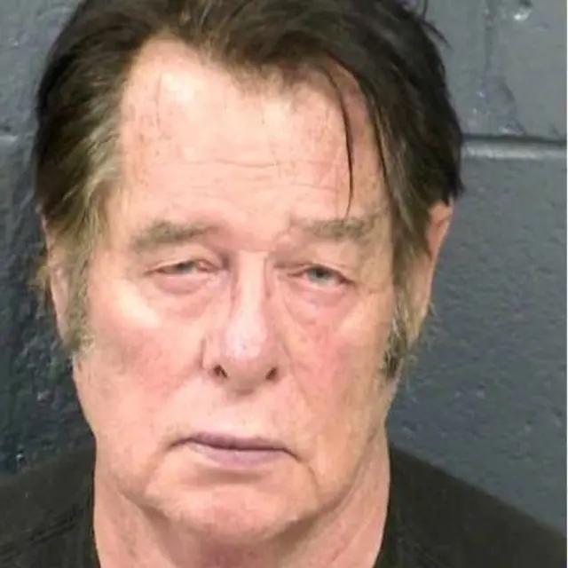 ল্যারি মিচেল হপকিন্স।