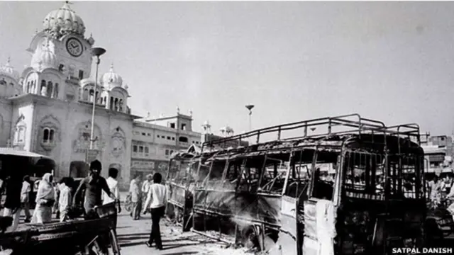 સ્વર્ણ મંદિરની તસવીર