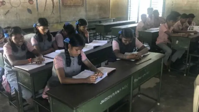 மாணவர்கள்