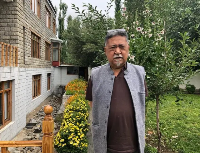 पूर्व भारतीय राजदूत, लेखक और राजनीतिक विश्लेषक पी. स्तोबदान